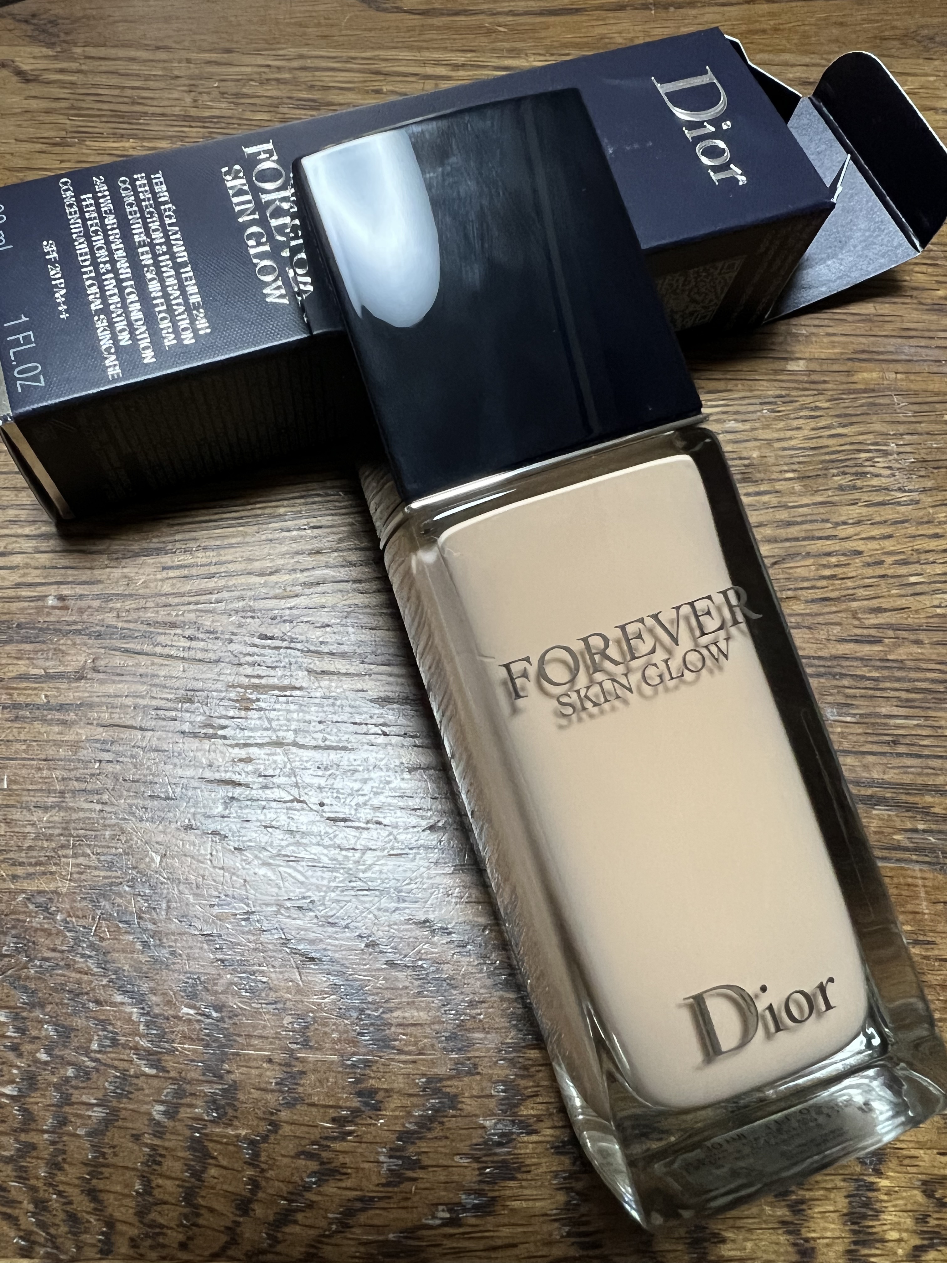 ディオールスキン フォーエヴァー フルイド グロウ/Dior/リキッドファンデーションを使ったクチコミ（1枚目）