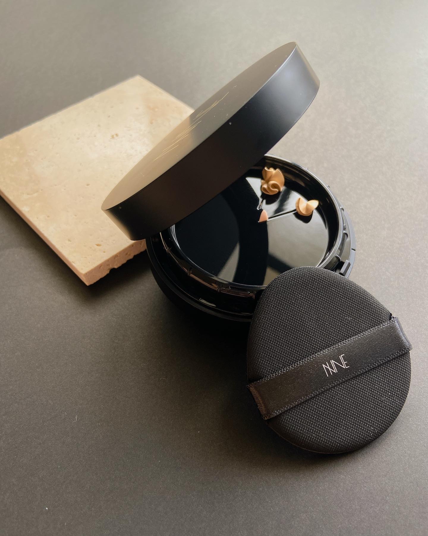 NNEグラインディングファンデーション/NNE/その他ファンデーションを使ったクチコミ（2枚目）