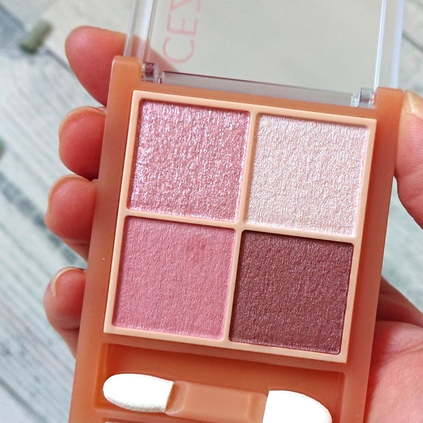 ベージュトーンアイシャドウ/CEZANNE/アイシャドウパレットを使ったクチコミ(1枚目)