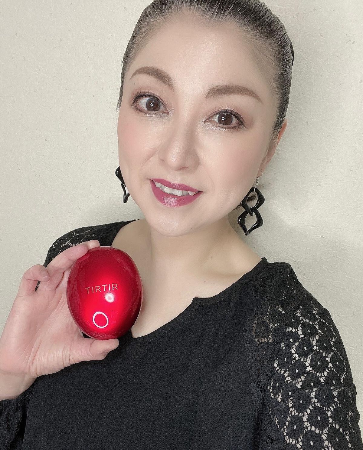 おはよう⤴︎🤗✨💕
🗓2023.04.12

💖TIRTIR
マスクフィットレッドクッション

💟うるおいを満たしたつるんと上品な肌ツヤ 

バウダリーウッド+ フローラルの香り 

🔹Point 1 
美しくコーティングされた