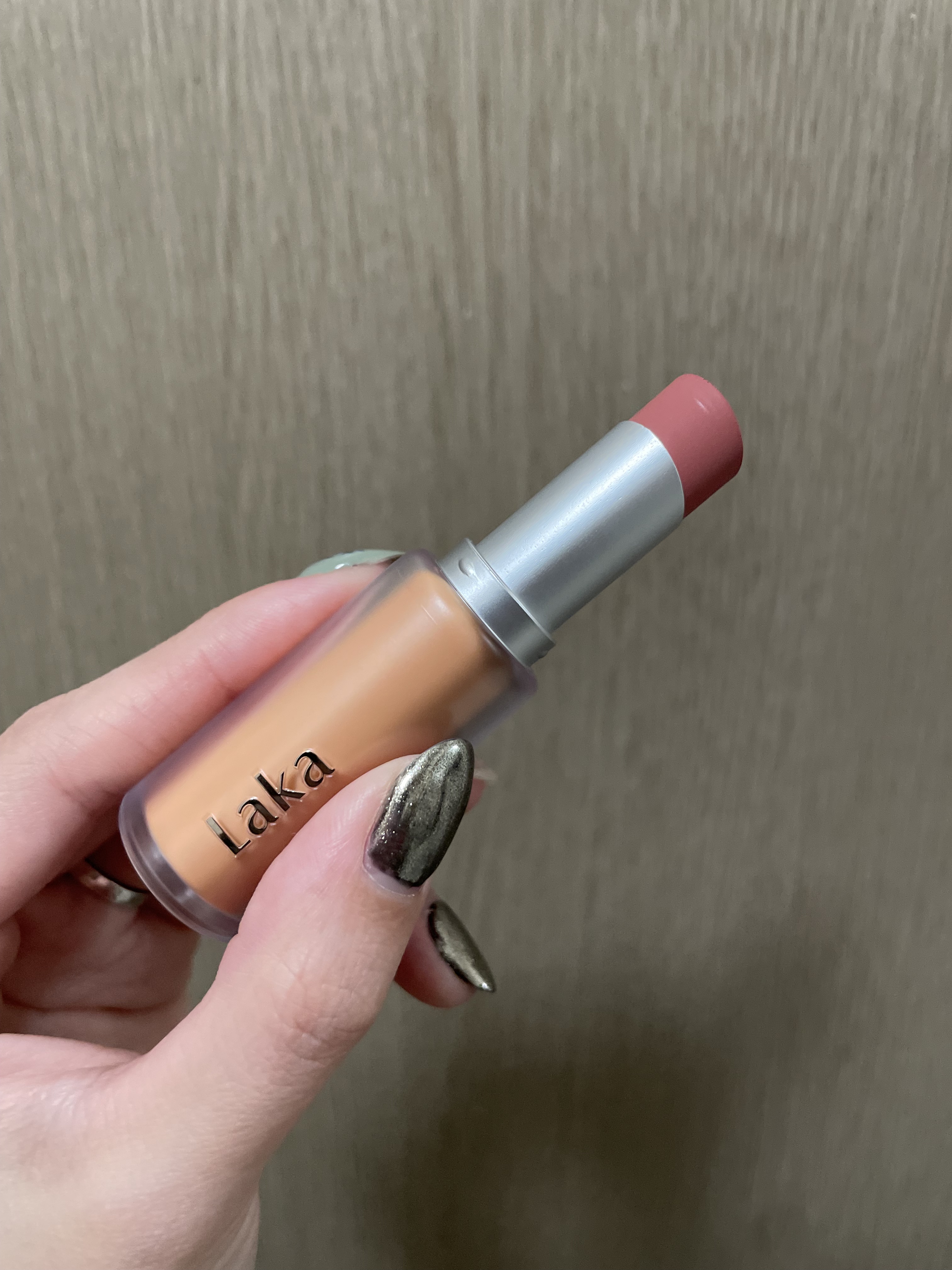 バルキーマットリップスティック/Laka/口紅を使ったクチコミ（2枚目）