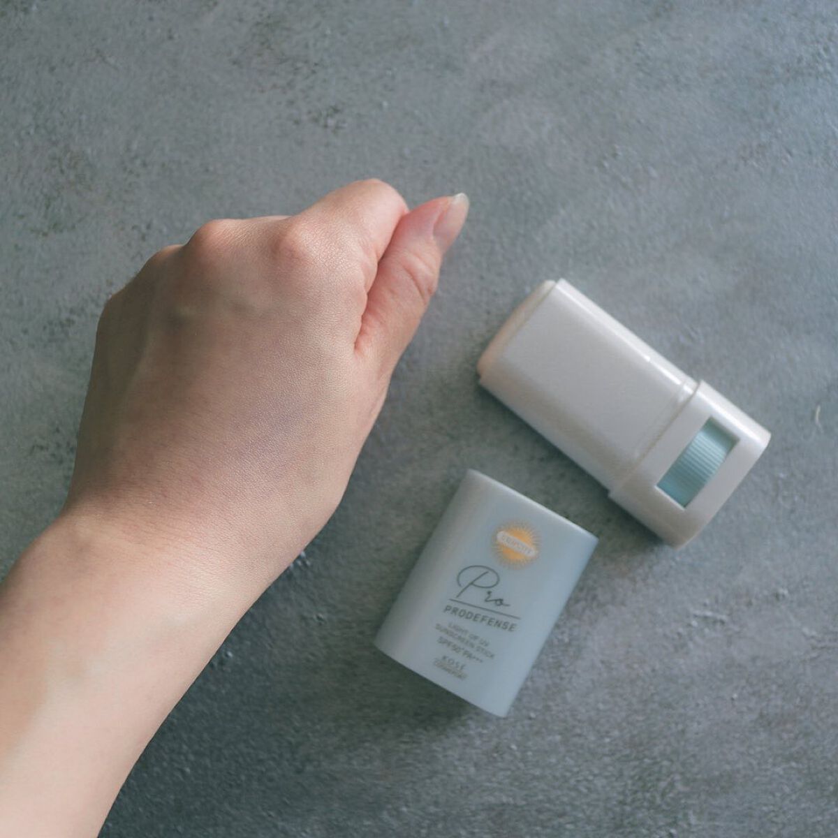 プロディフェンス ライトアップUV スティック/サンカット®/日焼け止めスティックを使ったクチコミ(4枚目)