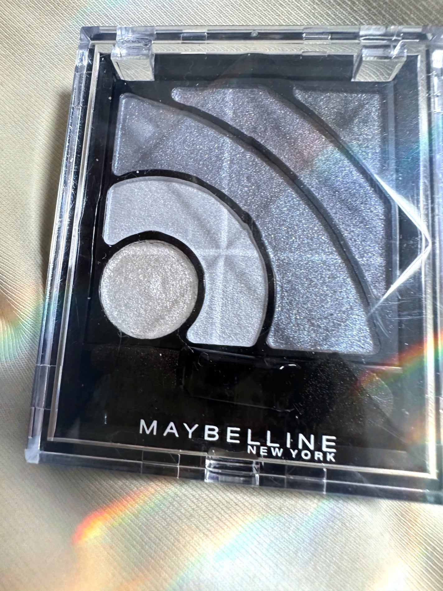 オープンアイルック シャドウ/MAYBELLINE NEW YORK/単色アイシャドウを使ったクチコミ(1枚目)