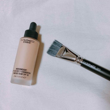 M・A・C スタジオ ウォーターウェイト SPF 30 ファンデーションのクチコミ「流行り(今更感)のツヤ肌ベースメイクに挑戦しました!!!
使用したファンデーションは
MAC.....」(2枚目)