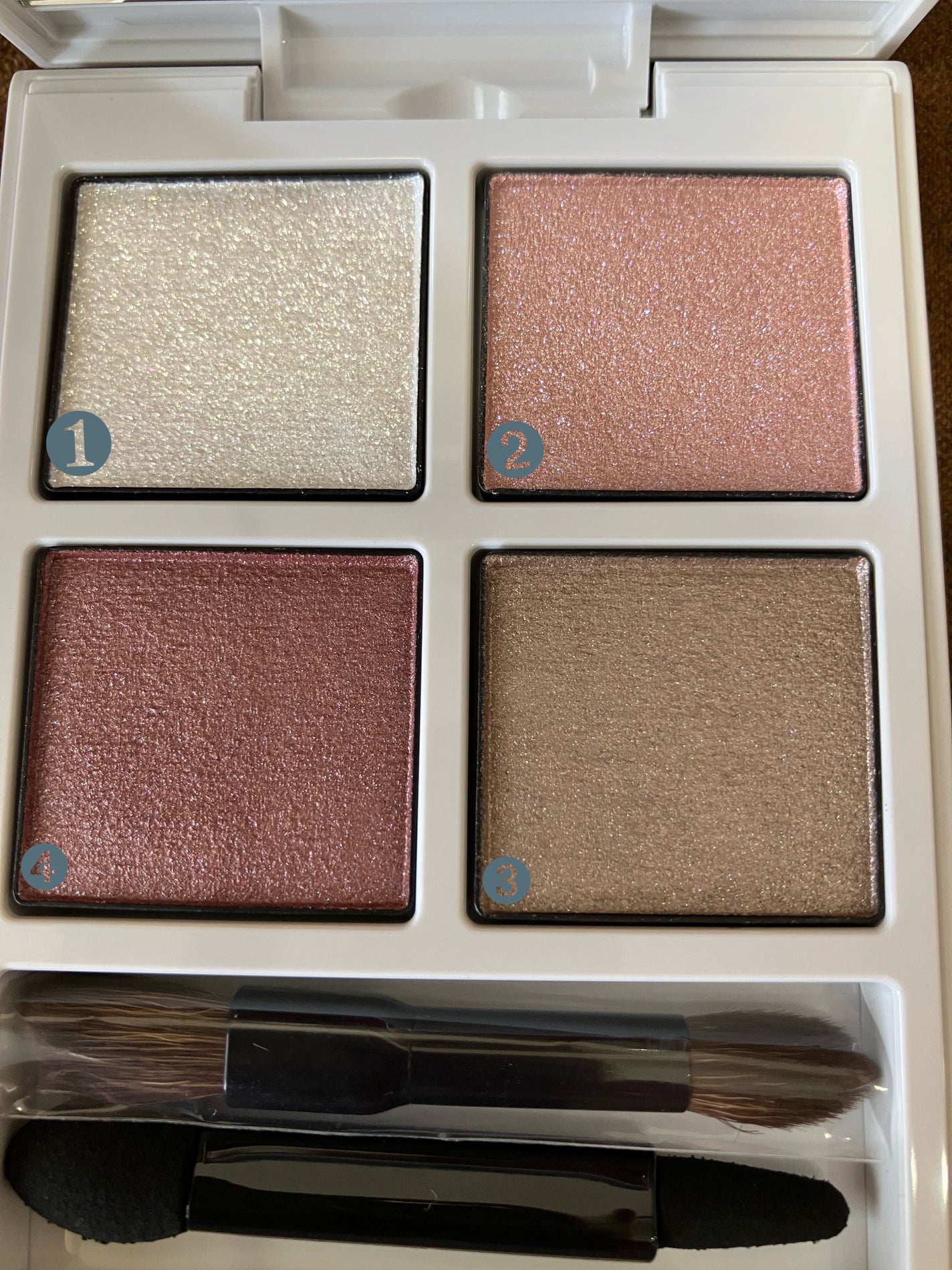 アディクション ザ アイシャドウ パレット “アウト オブ ユア シェル”/ADDICTION/アイシャドウパレットを使ったクチコミ(4枚目)