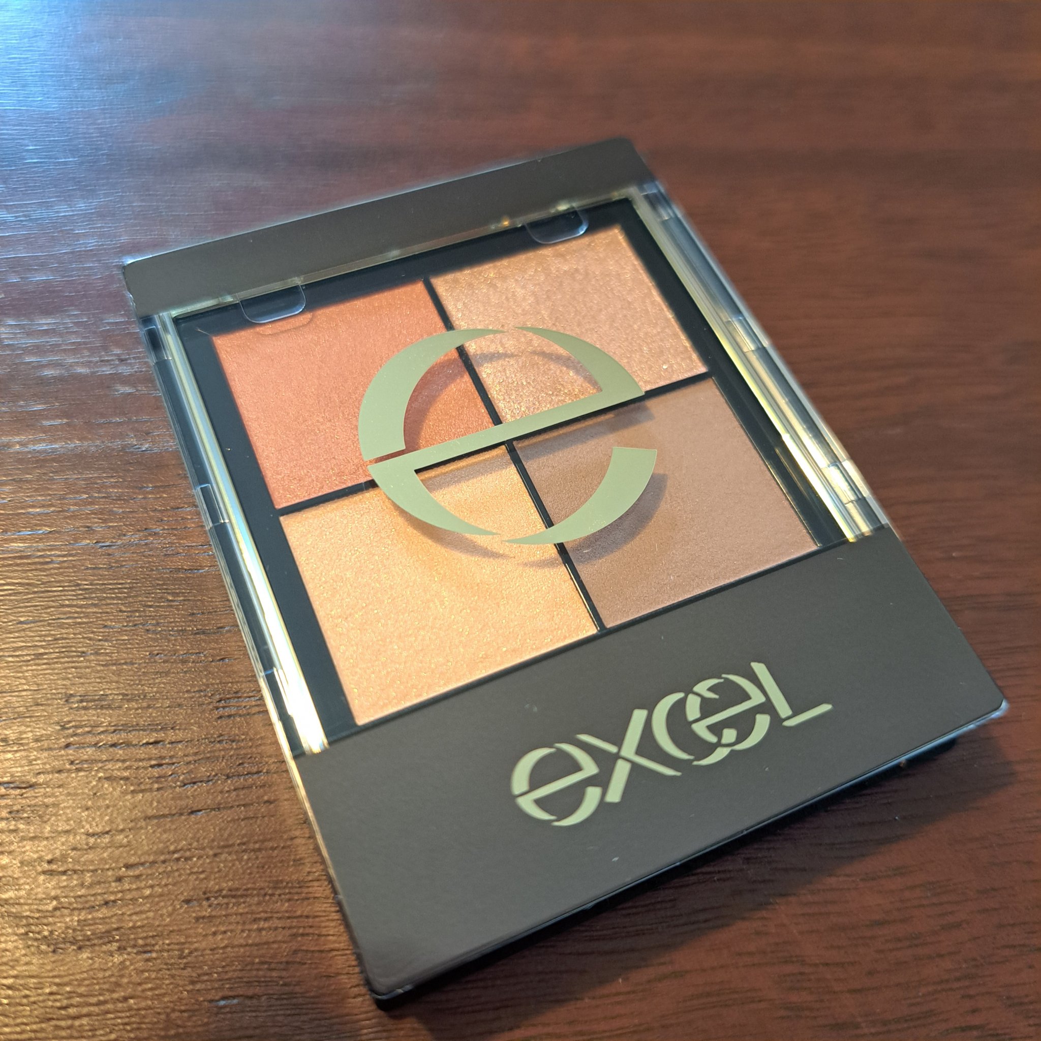 リアルクローズシャドウ CX05 フリンジハット/excel/アイシャドウパレットを使ったクチコミ（1枚目）