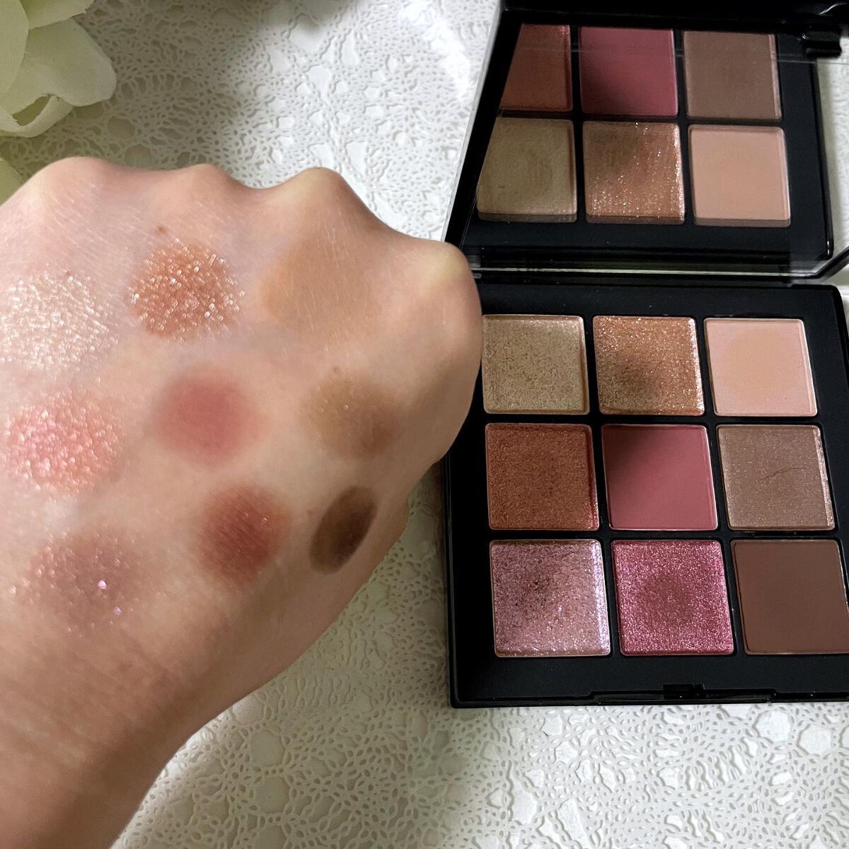 ゆき on LIPS 「NARS2022ホリデーアンインヒビテッドアイシャドーパレット..」(4枚目)