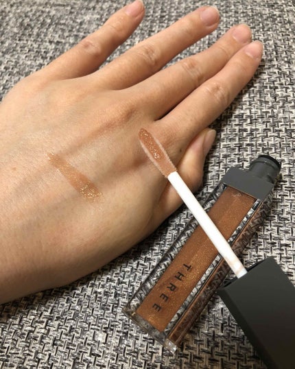 THREE リリカルリップアミのクチコミ「2019クリスマスコフレ。パレットと一緒に購入。別色のピンクと迷ったものの、クリスマスシーズン.....」(1枚目)