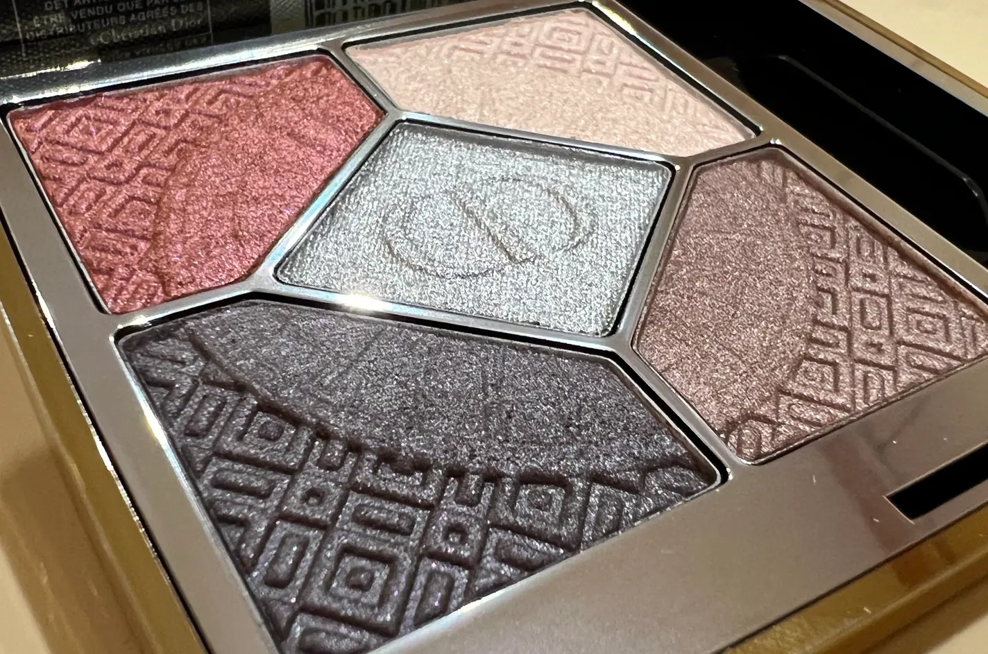 【旧】ディオールショウ サンク クルール（クリスマス コレクション 2024 限定品）/Dior/アイシャドウを使ったクチコミ（3枚目）