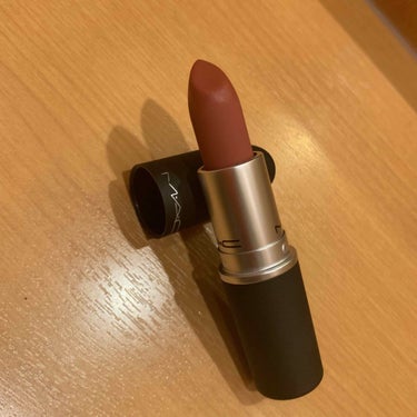 MACのパウダーキス ステイキュリアス
最近のデートリップ💋💄
甘いバニラの香りに包まれて気分上がります。
ぽんぽん塗りにすると流行りの韓国風。
筆で丁寧に輪郭に沿って塗りんまんまするとイマドキ風。
軽