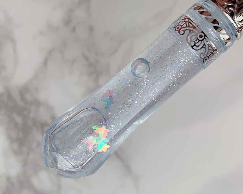 サムシングピュアブルー シマリング リップエッセンス/JILL STUART/リップケアを使ったクチコミ（2枚目）