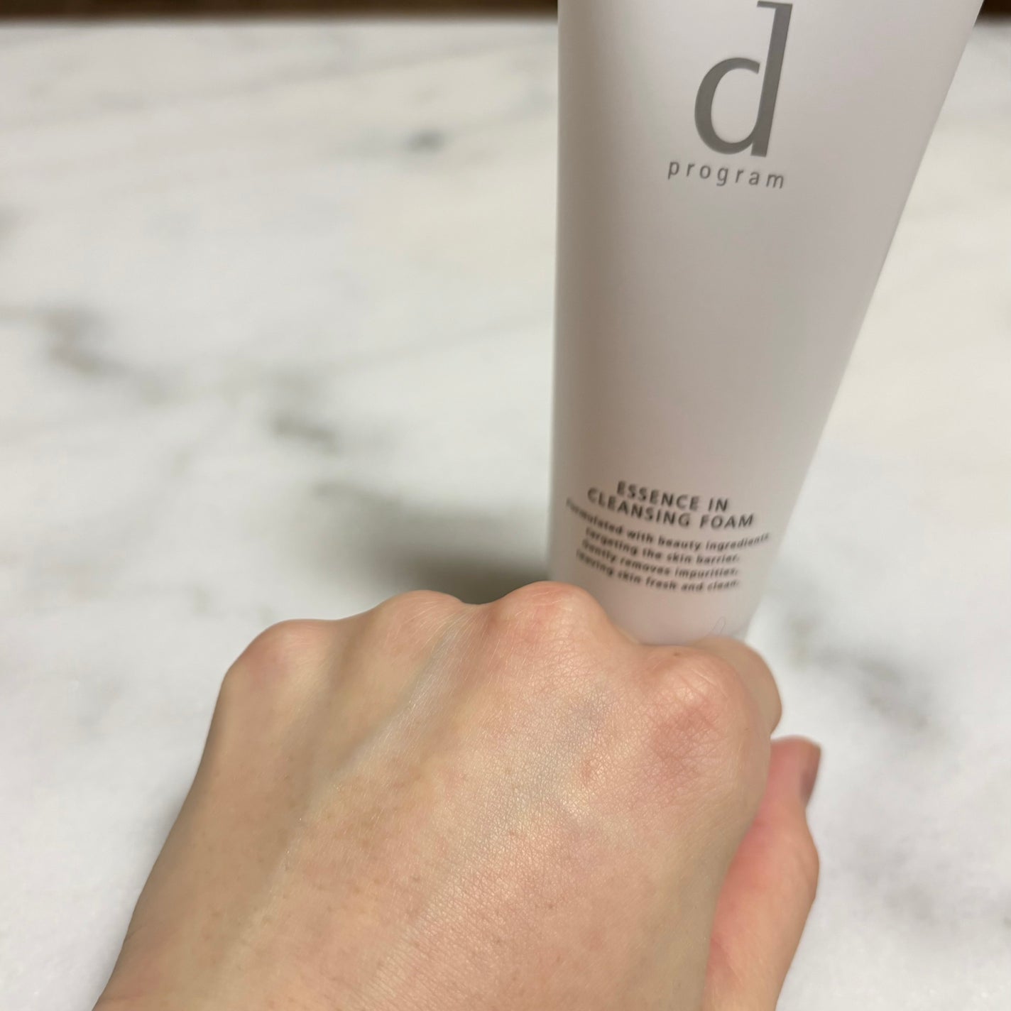 エッセンスイン クレンジングフォーム/d プログラム/洗顔フォームを使ったクチコミ(4枚目)