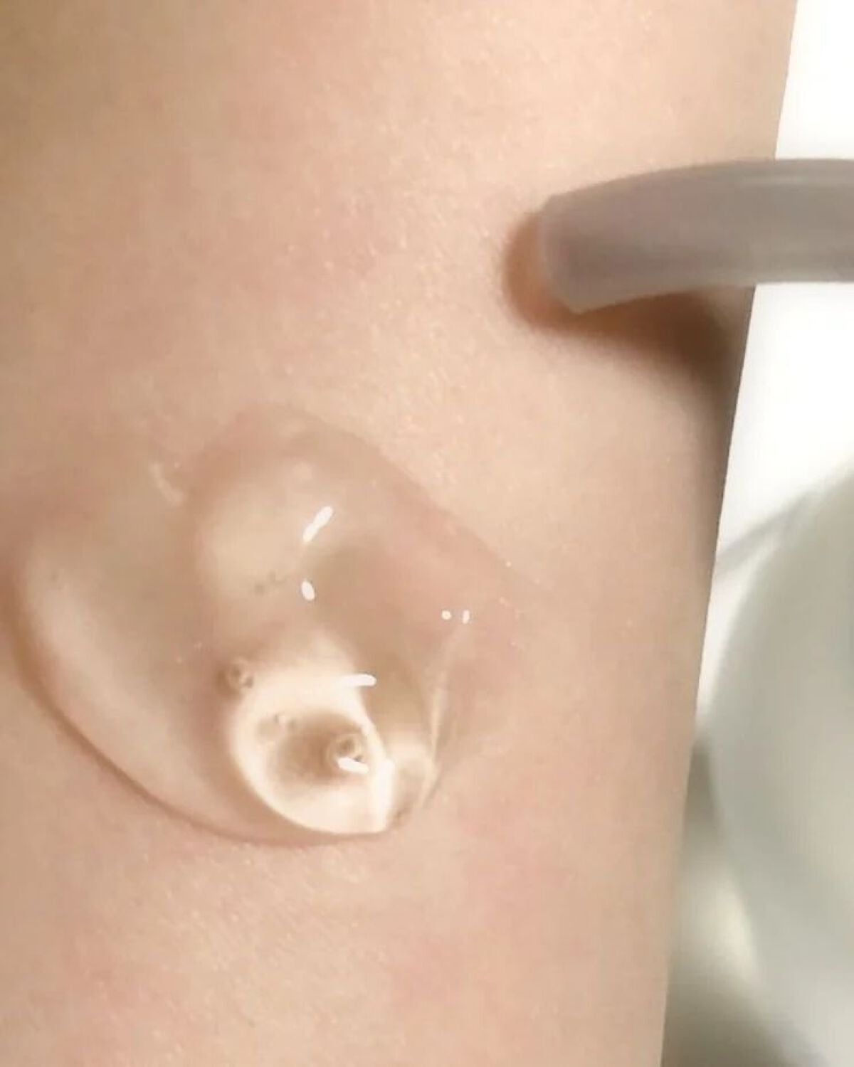 れいか✯" on LIPS 「『感想』🌺テクスチャーはなめらかで密着感があります❢くるくるマ..」(3枚目)