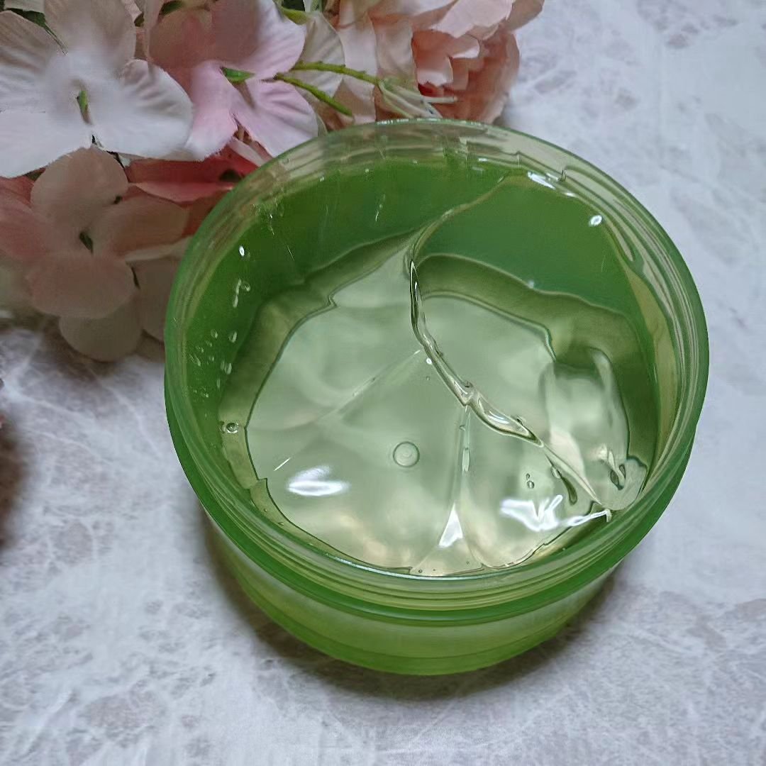 マイルド＆モイスチャーアロエジェル/ネイチャーリパブリック/ボディローションを使ったクチコミ（3枚目）