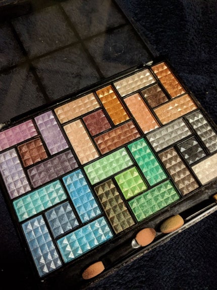 30COLORSEYESHADOWPALETTE/Dolly Angel/アイシャドウパレットを使ったクチコミ(1枚目)