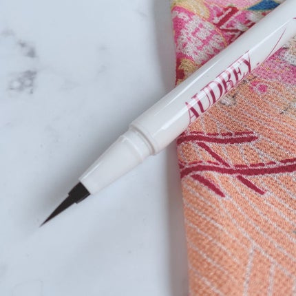 スターアイライナー/オードリーコレクション/リキッドアイライナーを使ったクチコミ(5枚目)