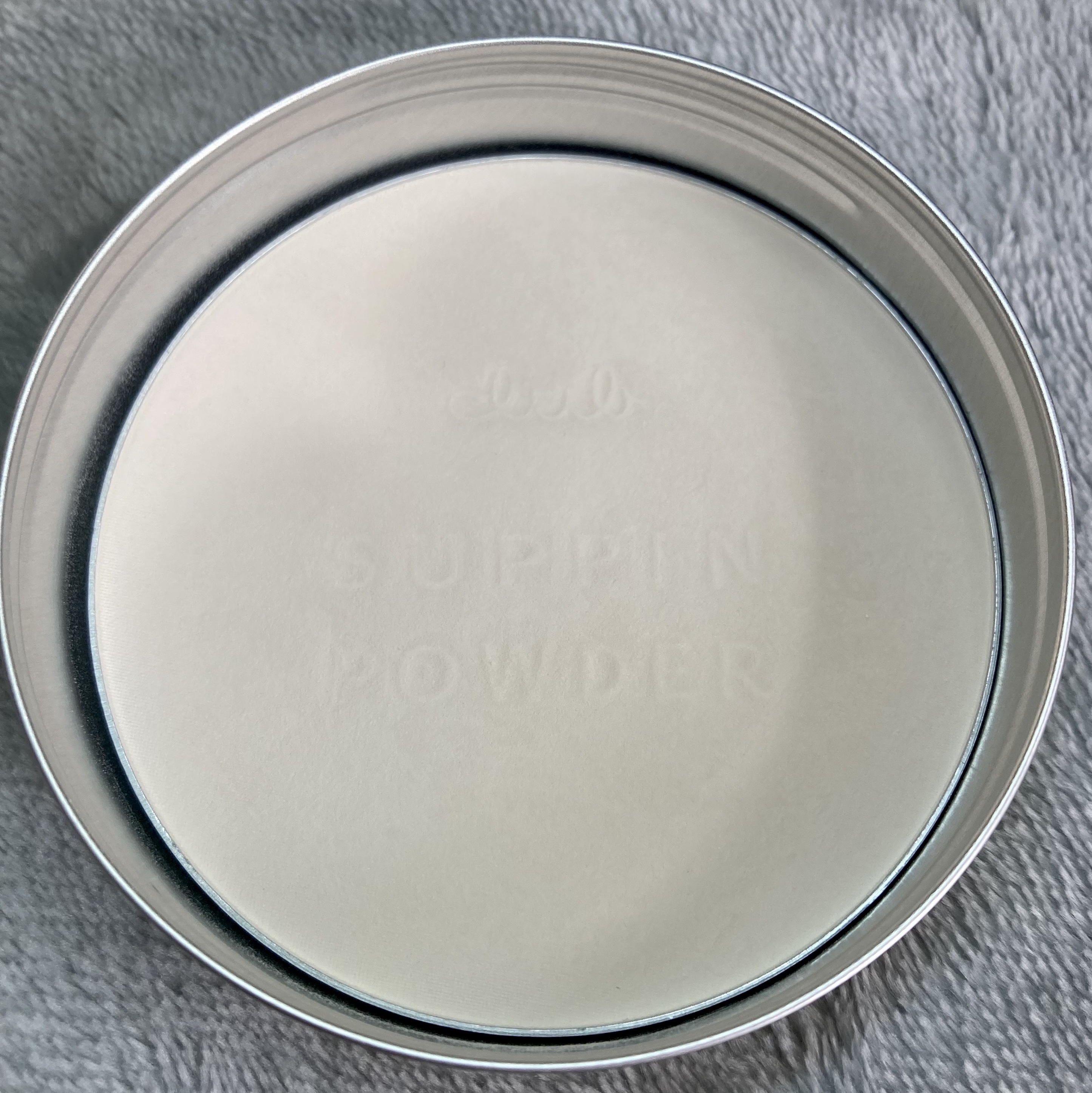 すっぴんパウダーC ホワイトフローラルブーケの香り/クラブ/プレストパウダーを使ったクチコミ（3枚目）