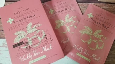                        ♥ LuLuLun PLUS FRESHRED♥

　　　　　　最近使ったマスクですごくオススメの1枚

　　　アセロラエキス、アサイーエキス、ザクロエキス