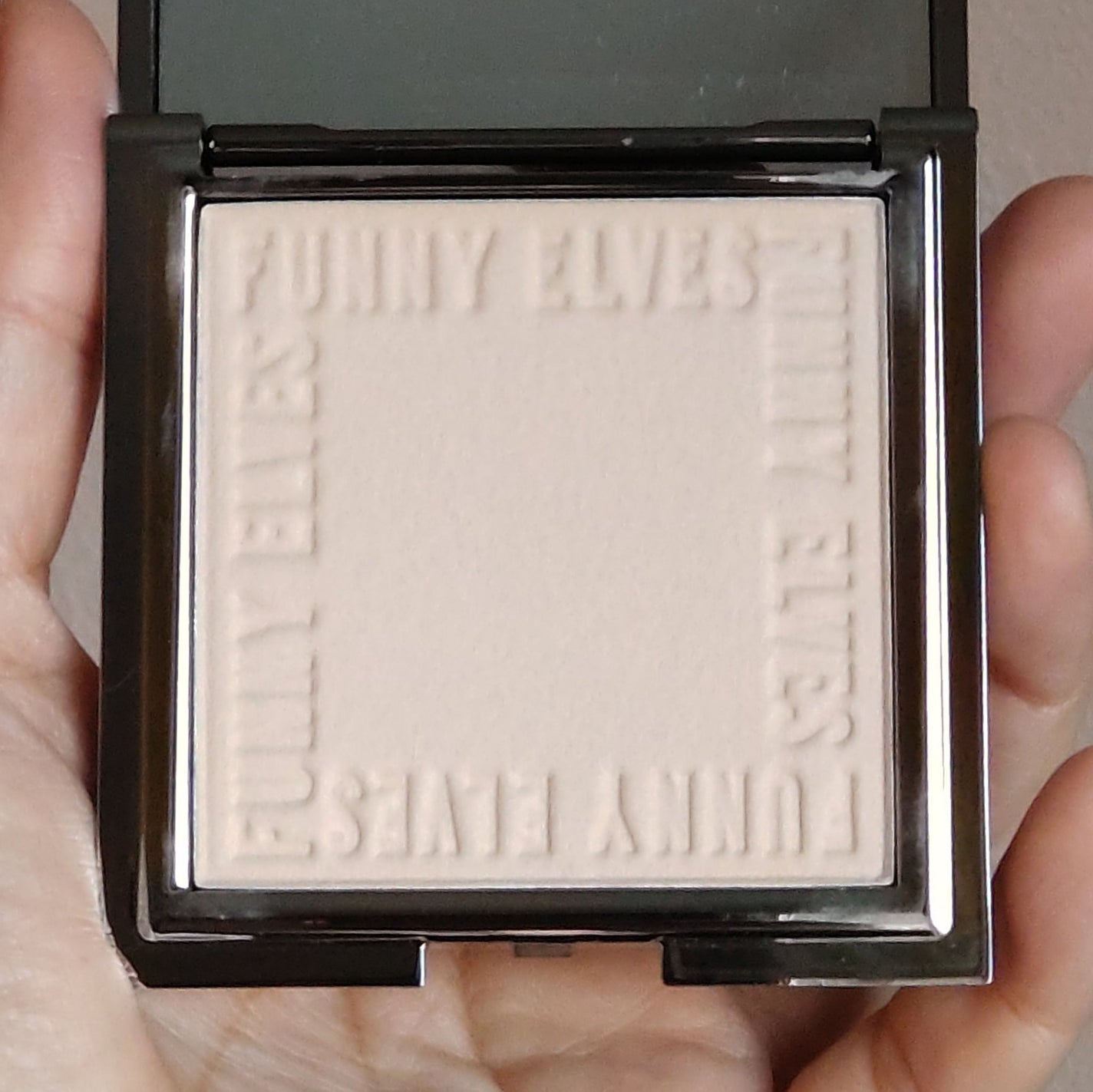 ソフトマットプレストパウダー/FUNNY ELVES方里/プレストパウダーを使ったクチコミ(3枚目)