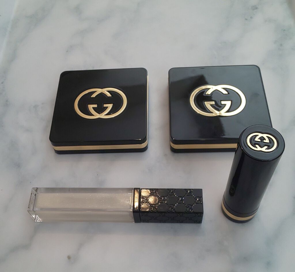 GUCCI beauty グッチ シアーブラッシングパウダーのクチコミ「♡♡日本未上陸✴️GUCCI✴️♡♡

凄くモードで高級感があるGUCCIのコスメテックライン.....」（2枚目）