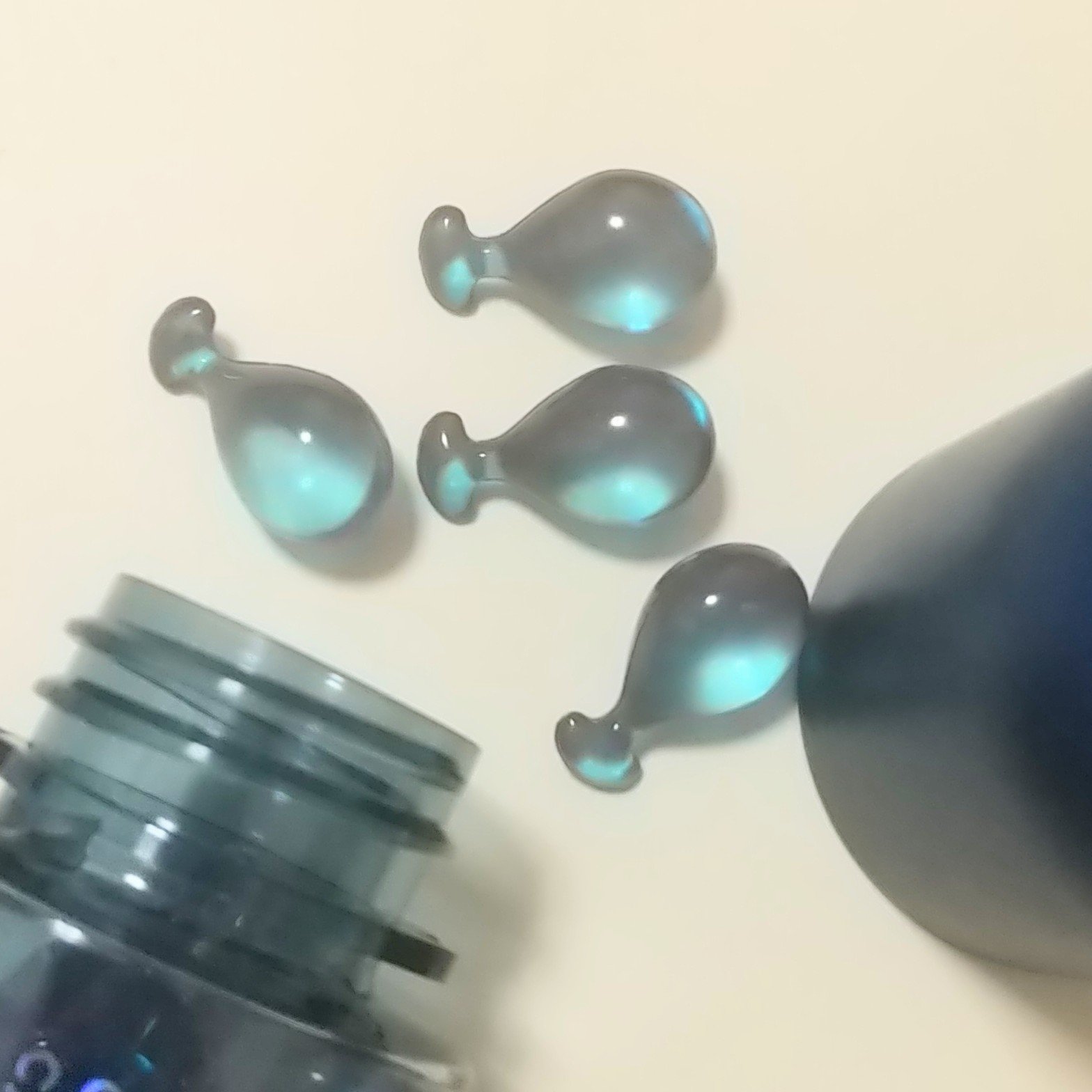 エイトザタラソ ユー CBD＆インテンシブ カプセル ヘアオイル 750mg × 22個/エイトザタラソ/ヘアオイルを使ったクチコミ（3枚目）