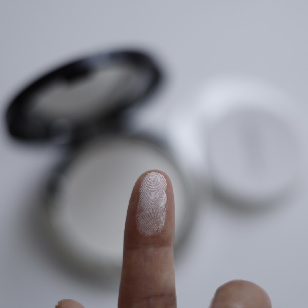 Hyaluronic Pressed Hydra-Powder/BY TERRY/プレストパウダーを使ったクチコミ（2枚目）