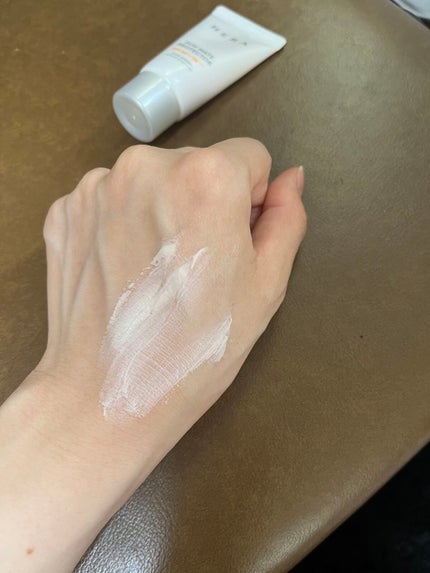 HERA サンメートプロテクターのクチコミ「まっっっじで潤う!韓国ブランドHERAの日焼け止めクリーム!
♡商品名/ブランド
サンメー.....」(3枚目)