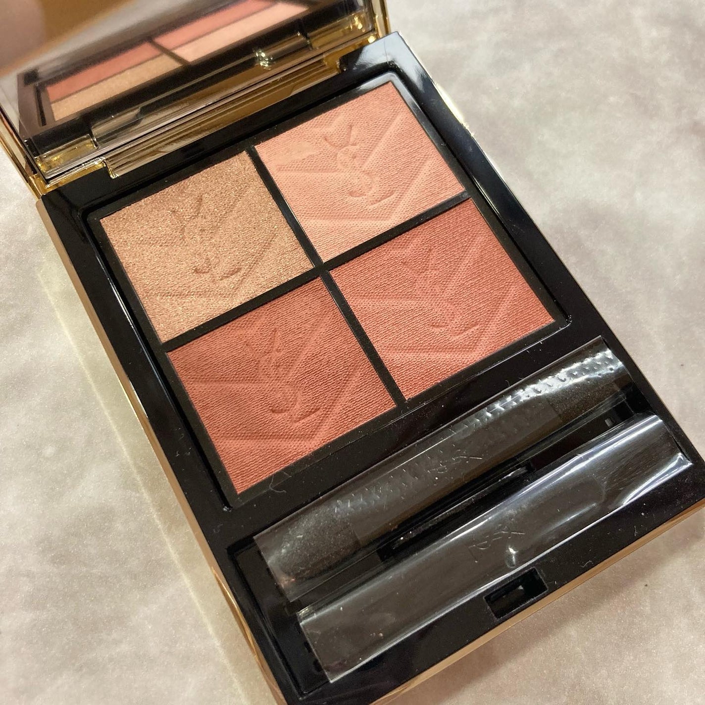 クチュール ミニ クラッチ/YVES SAINT LAURENT BEAUTE/アイシャドウパレットを使ったクチコミ(2枚目)