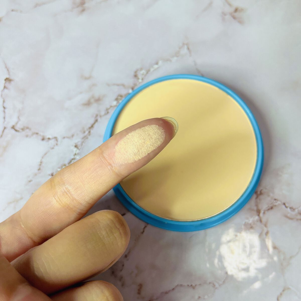 カインド&フリー プレストパウダー/リンメル ロンドン/プレストパウダーを使ったクチコミ（3枚目）