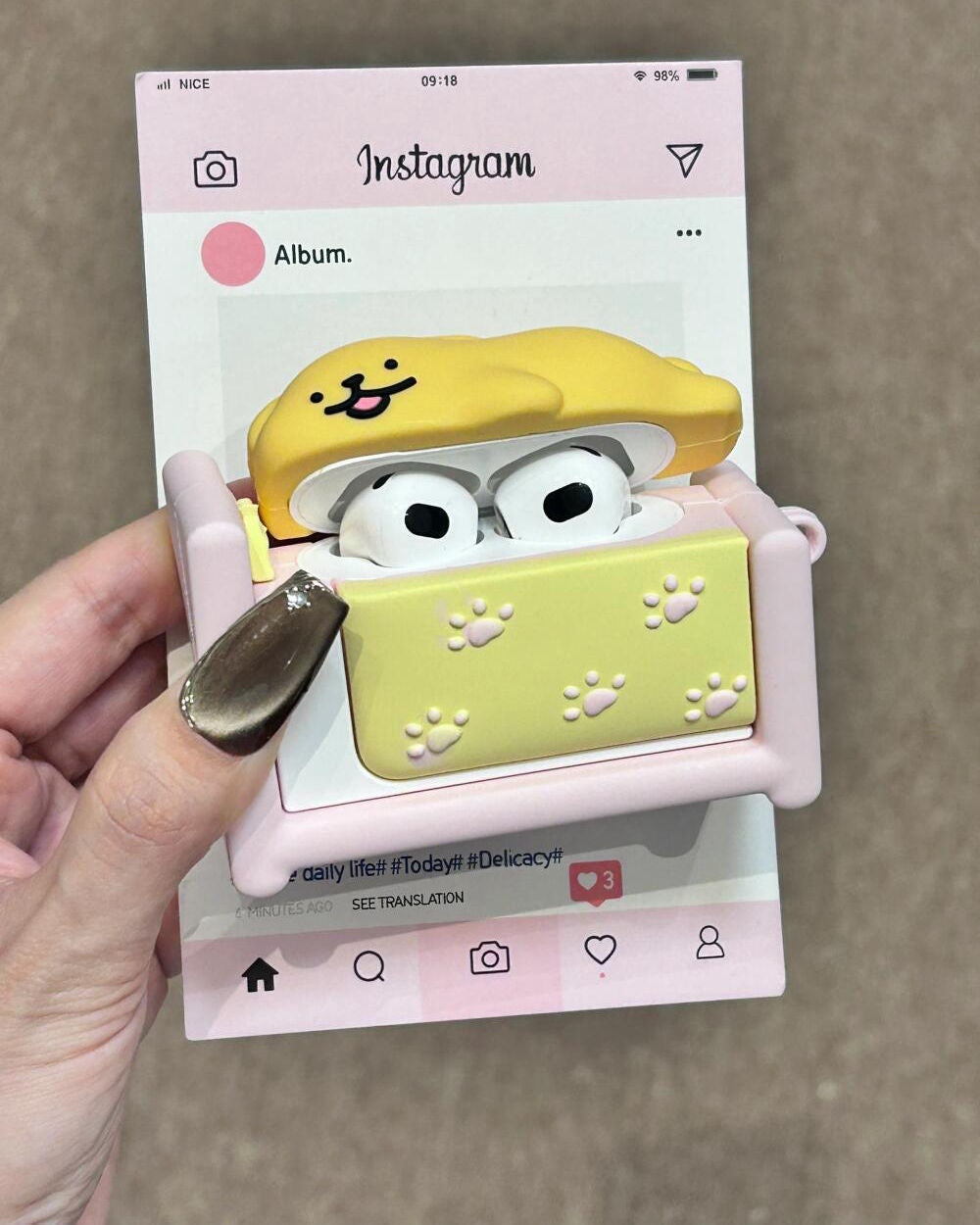 ケース大好きっ子 on LIPS 「寝る上下のベッドのかわいい子犬#iPhoneケース#購入品#宝..」(3枚目)