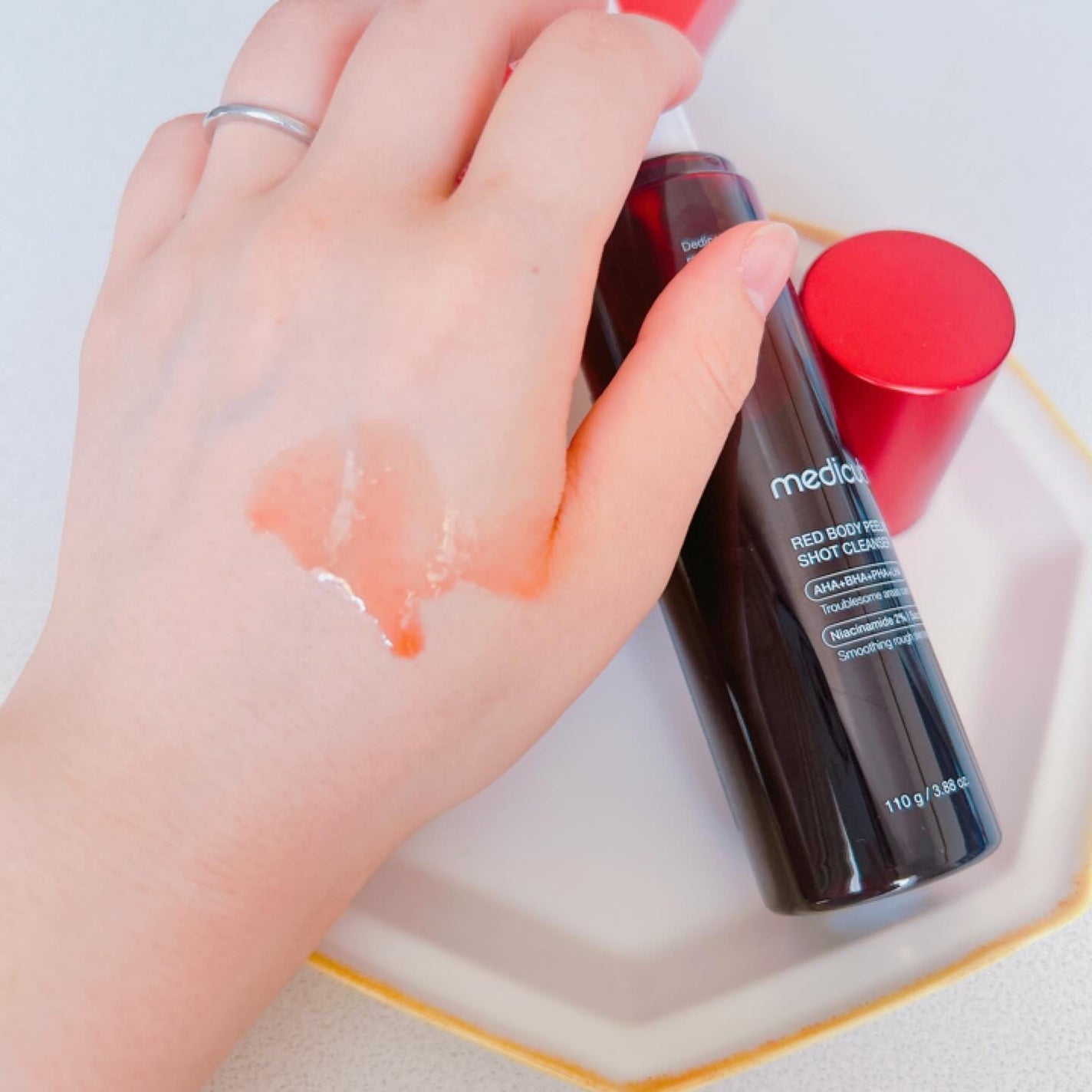 レッドアクネ ボディピーリングショット/MEDICUBE/ピーリングを使ったクチコミ(4枚目)