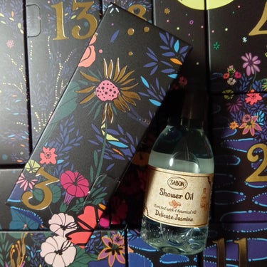 SABON　2023年アドベントカレンダー開封３日目🎁

３日目はシャワーオイル❥❥デリケートジャスミン

透明感のあるすっきりとした香りだけどちょっと好み分かれそう。
個人的には鼻に抜けるThe石鹸!