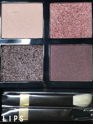 アイ カラー クォード 12 セダクティブ ローズ/TOM FORD BEAUTY/アイシャドウパレットを使ったクチコミ（3枚目）