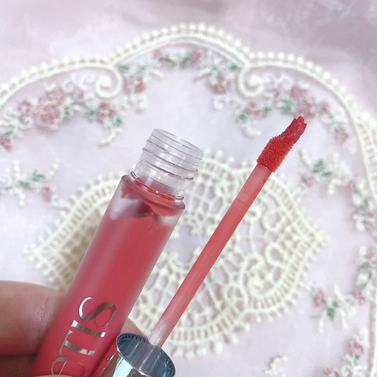 フェアリーコアステイブラーベルベットティント/NaeTIS/リップティントを使ったクチコミ(4枚目)