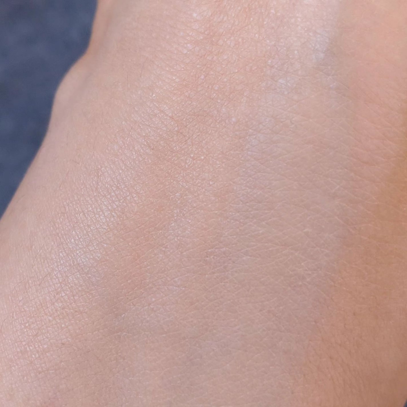 リアル フローレス ウェイトレス パーフェクティング コンシーラー/ローラ メルシエ/リキッドコンシーラーを使ったクチコミ(4枚目)