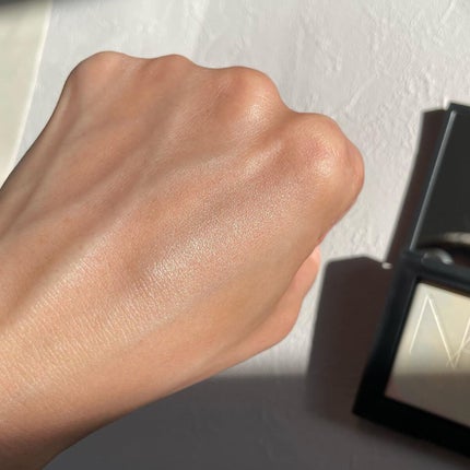ライトリフレクティング プリズマティックパウダー/NARS/プレストパウダーを使ったクチコミ(4枚目)