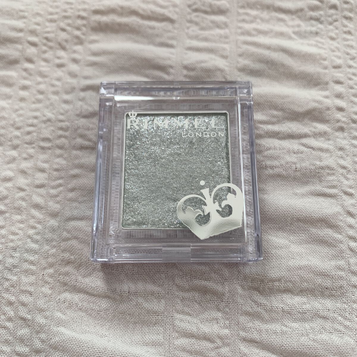 プリズム パウダーアイカラー 019 クリスタルシルバー/リンメル ロンドン/単色アイシャドウを使ったクチコミ（1枚目）