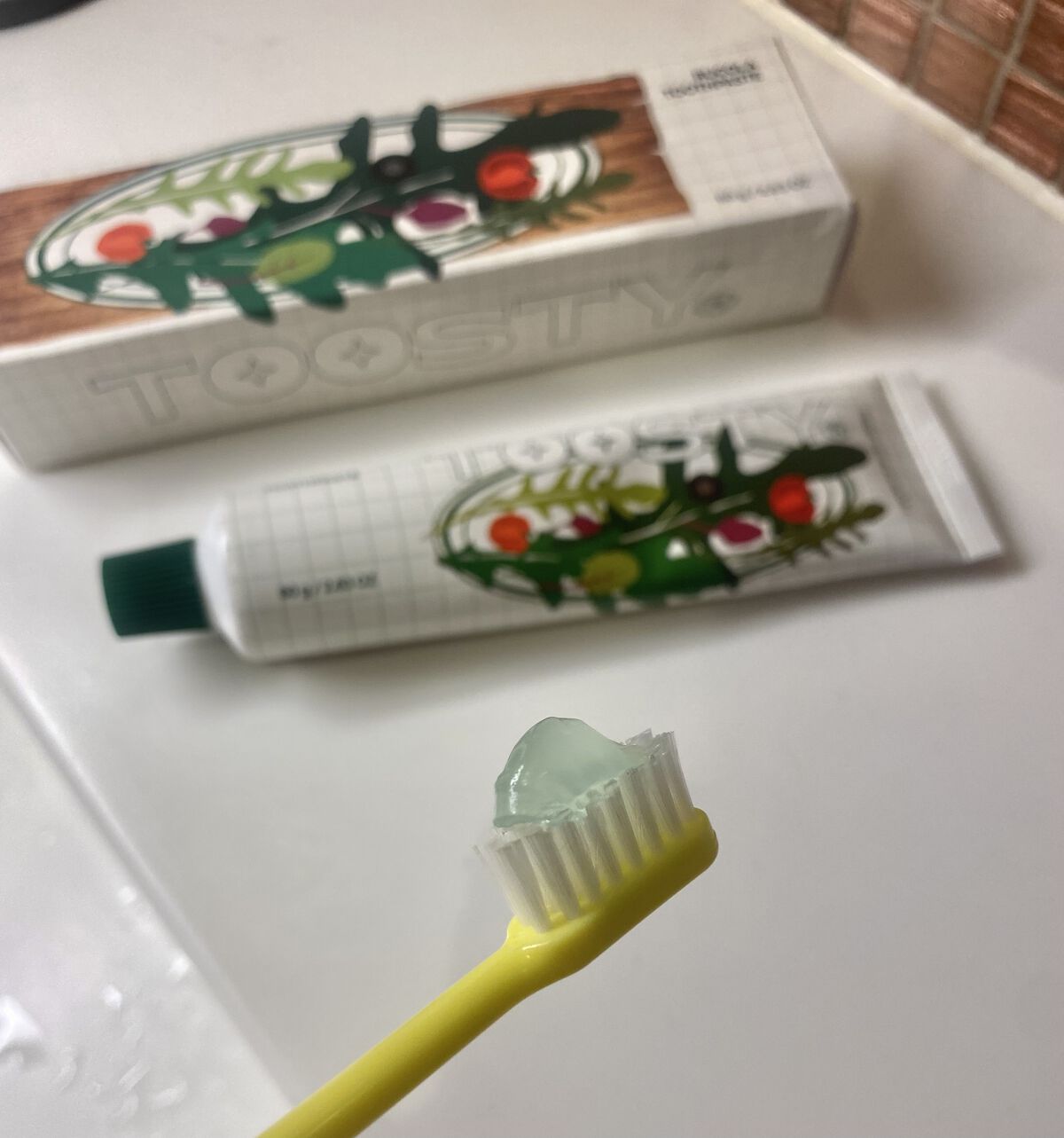 トゥースペースト ルッコラ/TOOSTY/歯磨き粉を使ったクチコミ（2枚目）