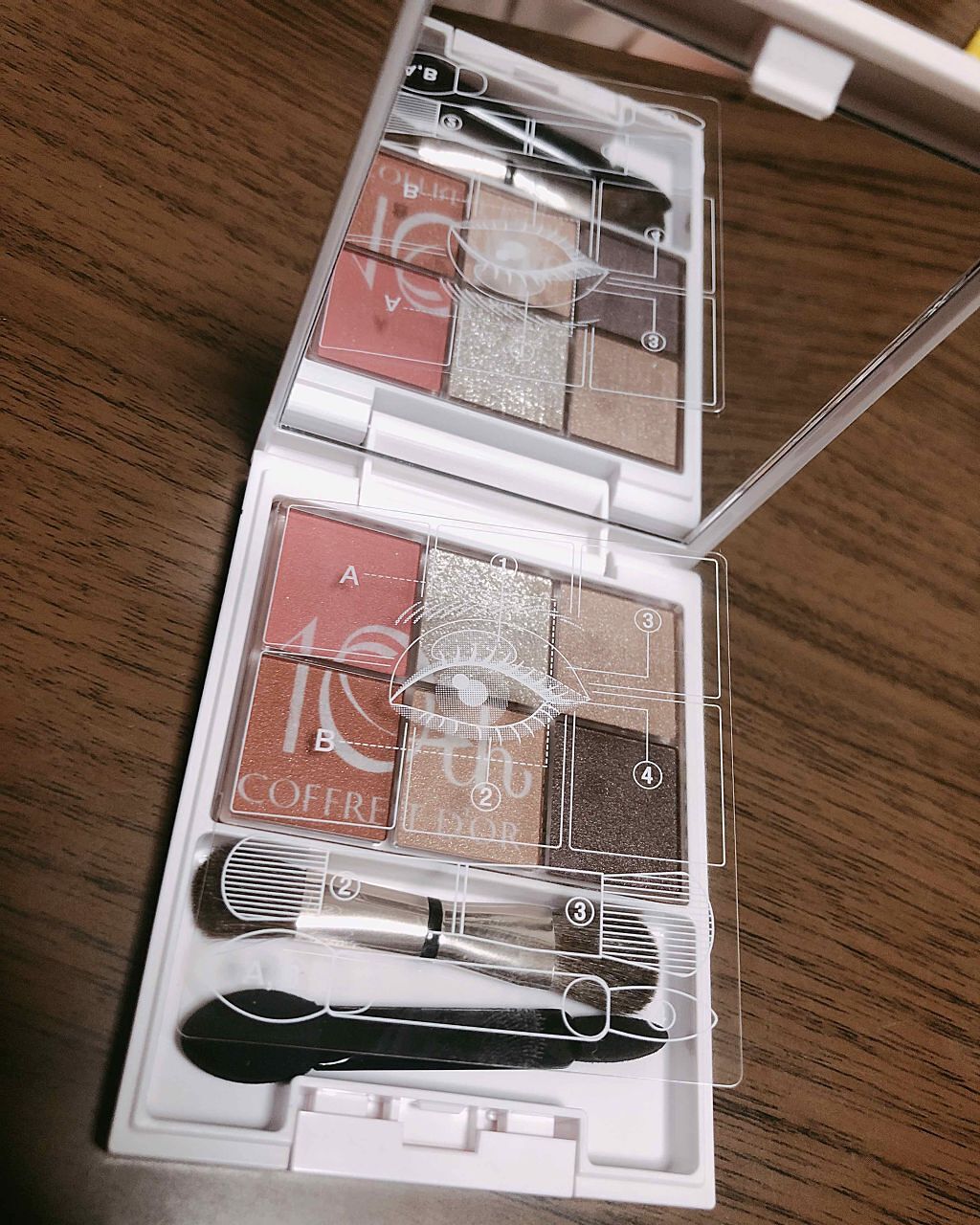 6セレクションアイズ/コフレドール/アイシャドウパレットを使ったクチコミ(2枚目)