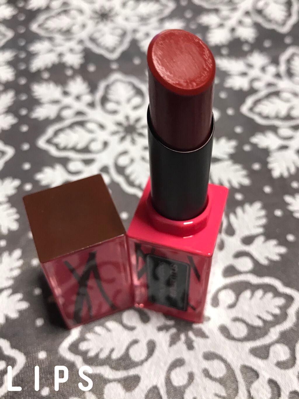 ケーキ リップスティック ルージュ アンリミテッド ラッカーシャイン/shu uemura/口紅を使ったクチコミ(2枚目)