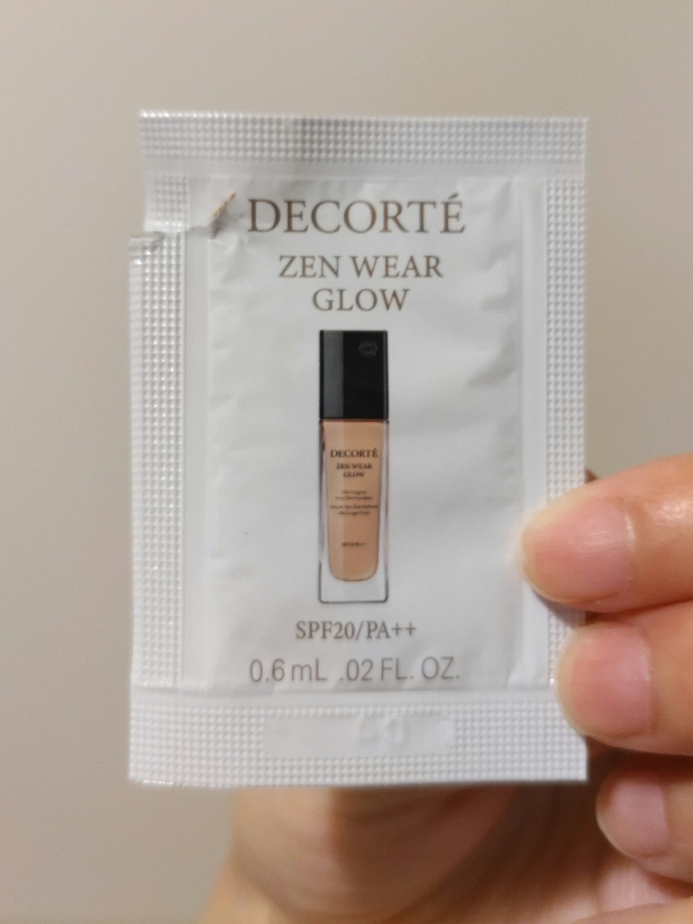 ゼン ウェア グロウ/DECORTÉ/リキッドファンデーションを使ったクチコミ(1枚目)