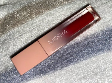 ✨MISSHA✨ジェリッシュリップスリップ✨

テクスチャーは少し重めですが、
ツルツルなボリュームある唇を演出してくれます💋。

キラキラパールがいっぱい入っていて、
めっちゃ可愛いです❤️！！

塗