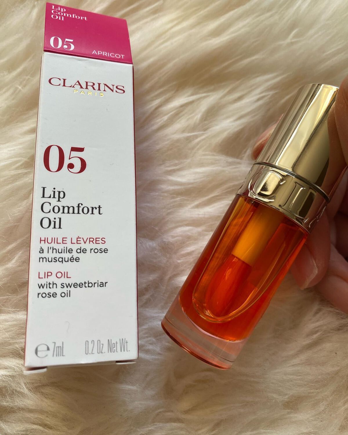 KANNIE on LIPS 「クラランスリップコンフォートオイル 05APRICOTなにこれ..」(2枚目)