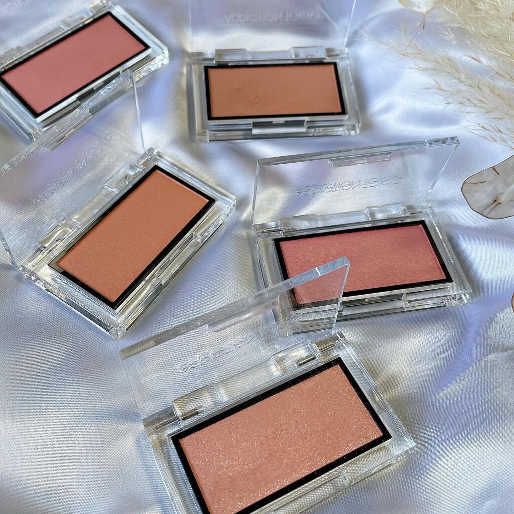 アディクション ザ ブラッシュ マット 008M Timeless Petal/ADDICTION/パウダーチークを使ったクチコミ（3枚目）