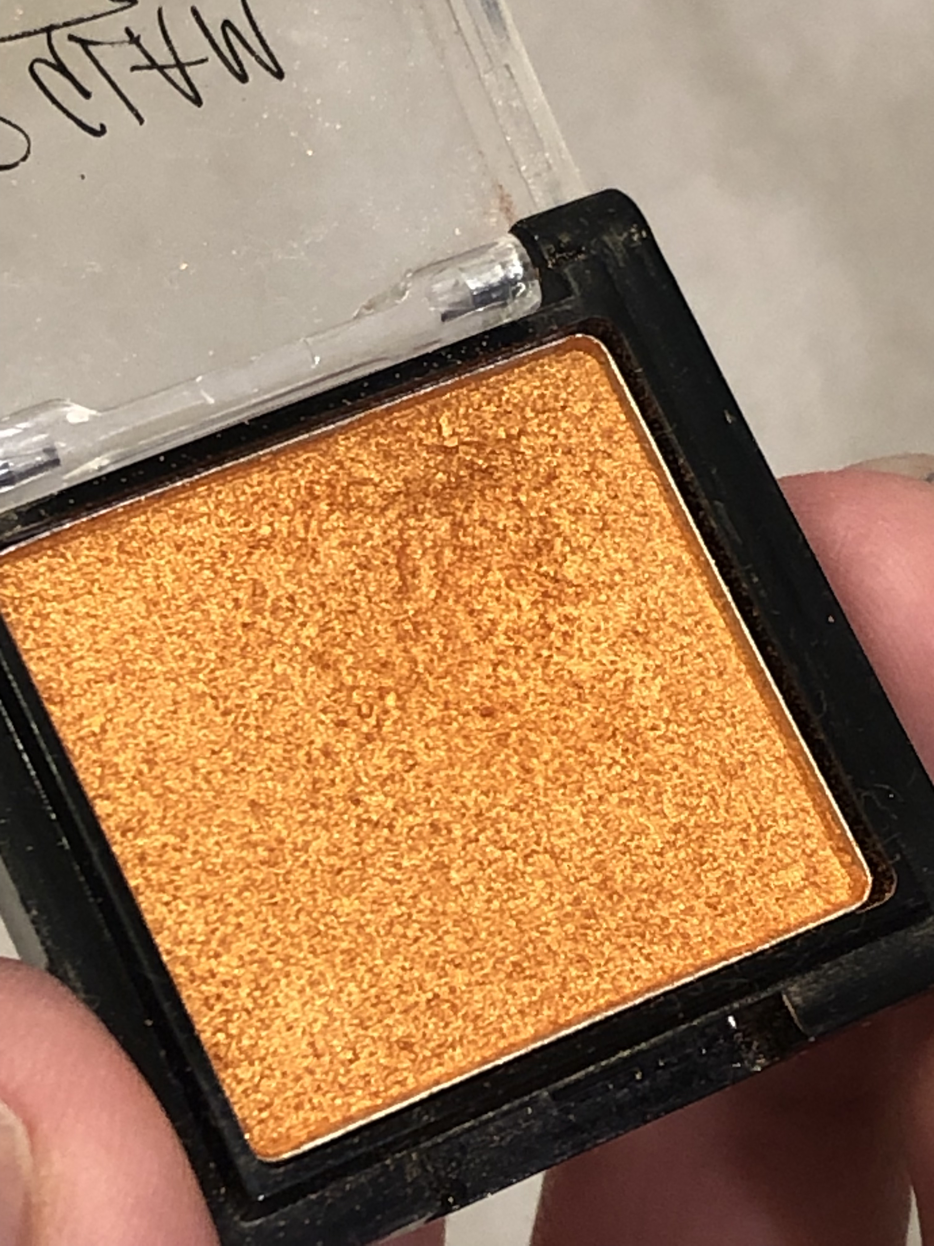 UR GLAM　POWDER EYESHADOW/U R GLAM/単色アイシャドウを使ったクチコミ（2枚目）