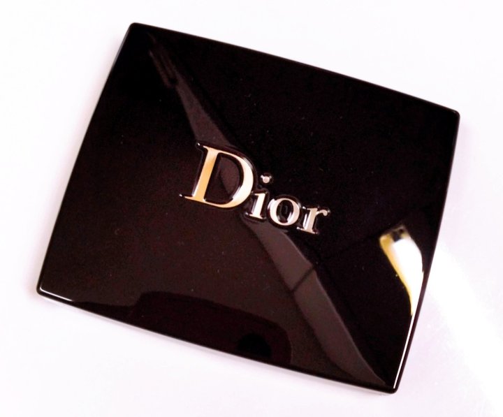 ディオールスキン ルージュ ブラッシュ 601 ホログラム ホログラフィック/Dior/パウダーチークを使ったクチコミ（1枚目）