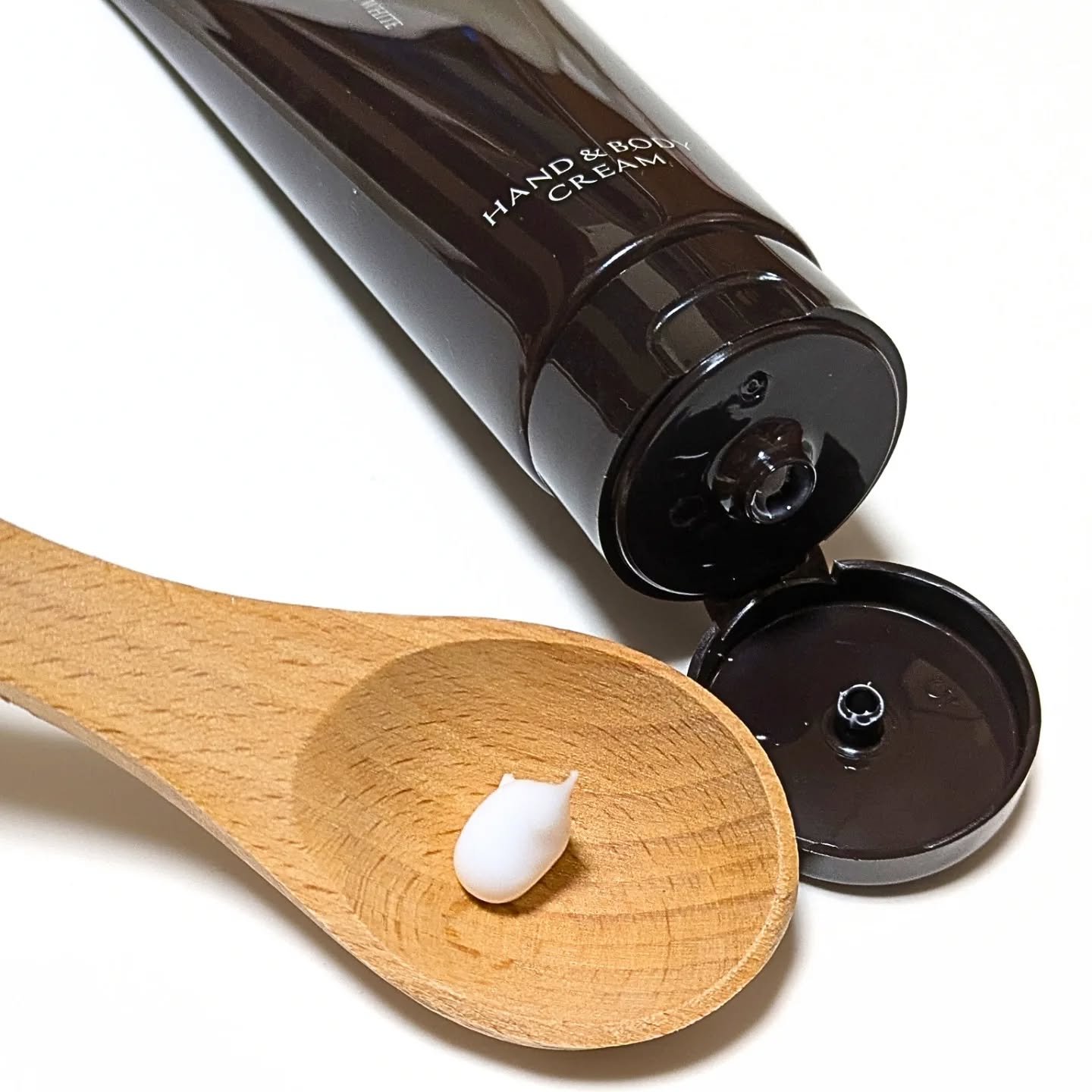 プラチナレーベル　ホワイトニングリンクル　ハンド&ボディクリーム/プラチナレーベル/ボディクリームを使ったクチコミ（2枚目）