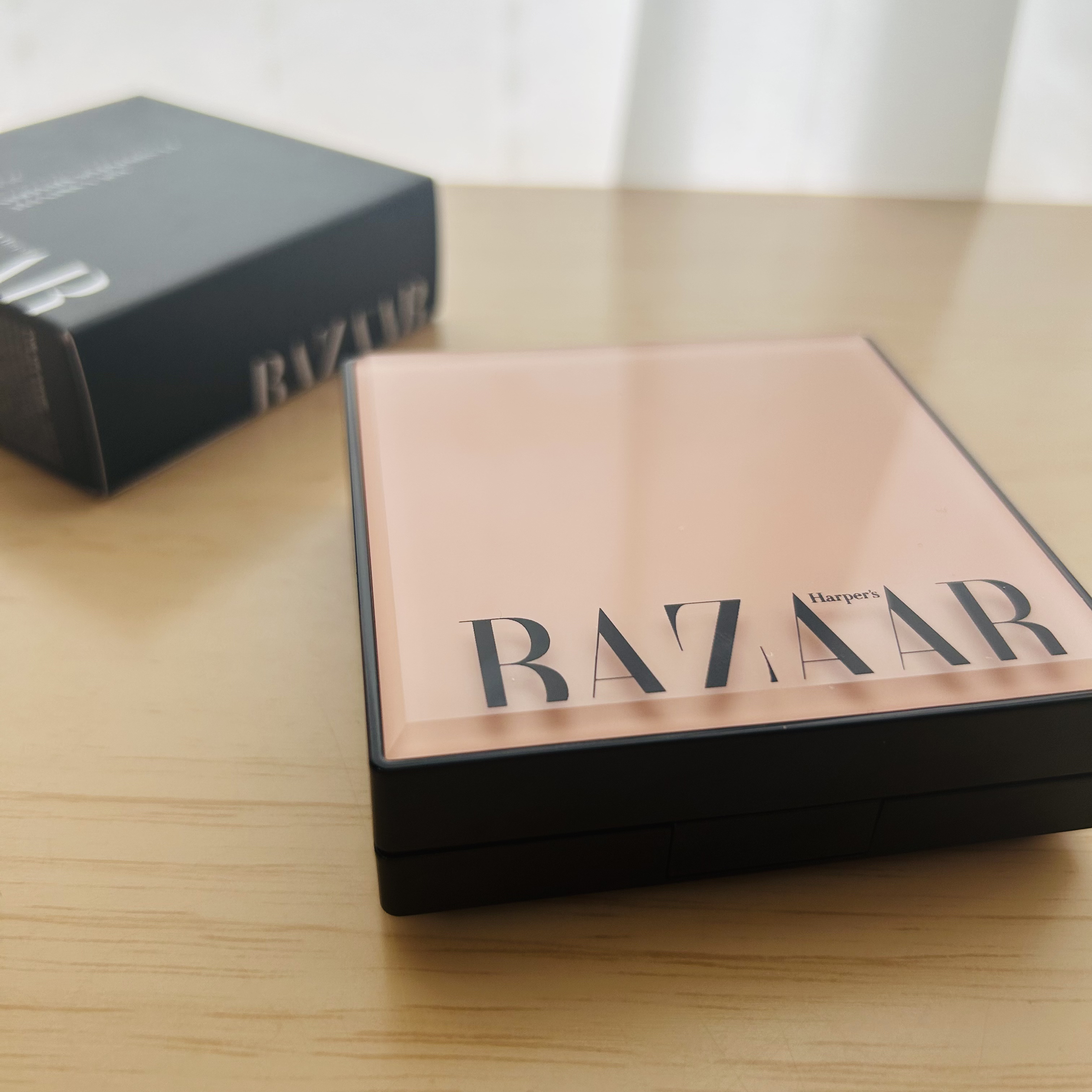 アクア スキン フィット クッション ファンデーション / Harper's BAZAAR Cosmetics