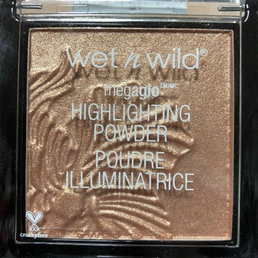 MegaGlo Highlighting Powder/wet 'n' wild/パウダーハイライトを使ったクチコミ（2枚目）