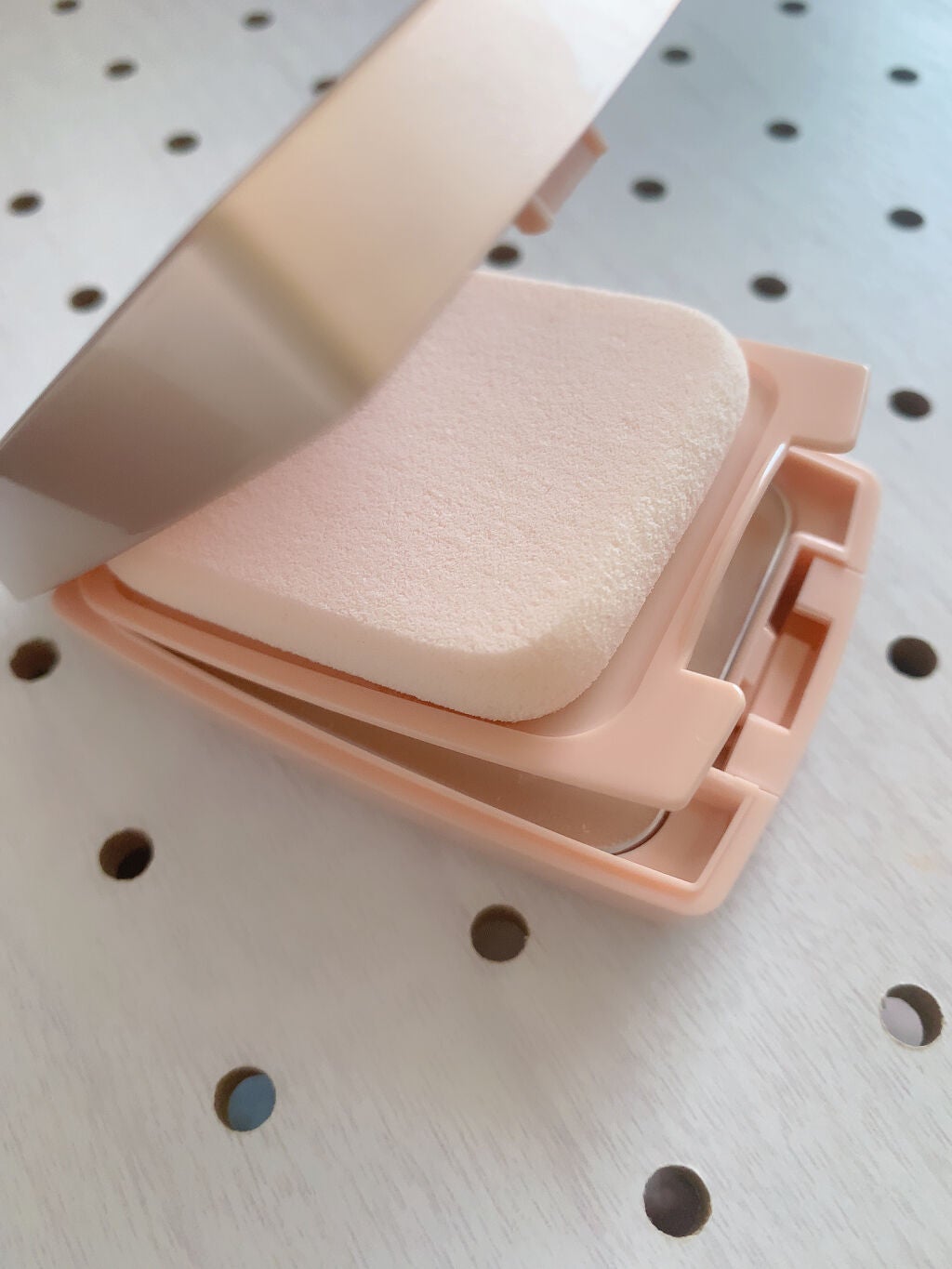 24 ミネラルモイストパウダーファンデ/24h cosme/パウダーファンデーションを使ったクチコミ(2枚目)